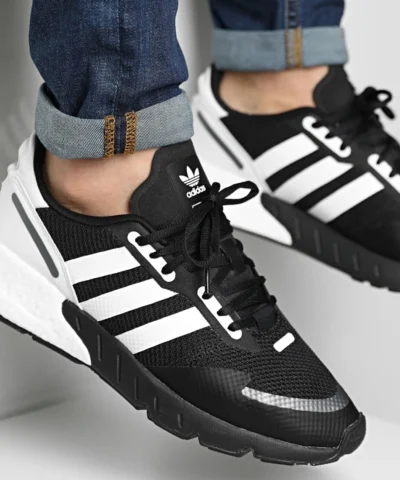 ADIDAS Baskets noires ZX 1K Boost